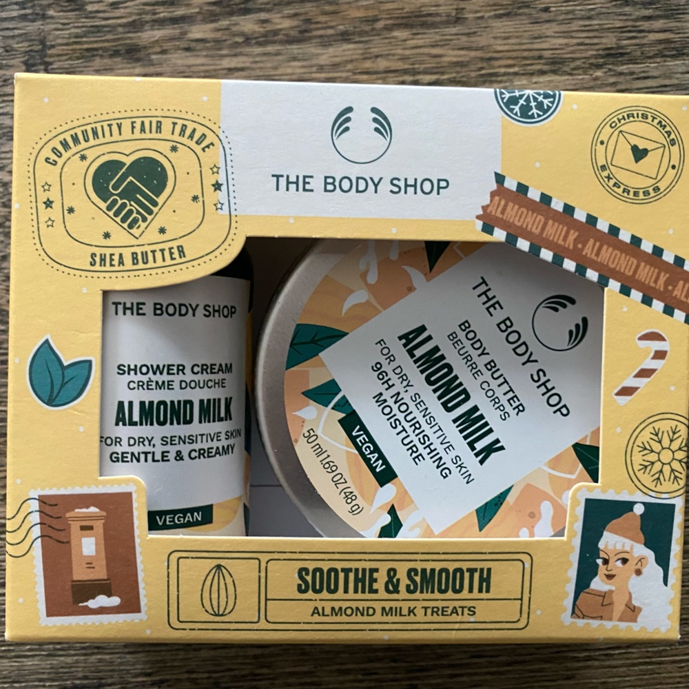 Body Shop Almond Milk Treats Pack